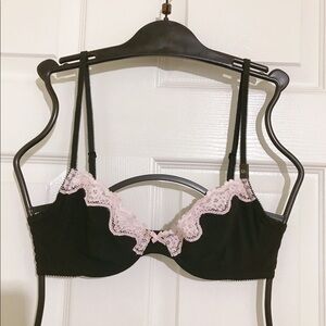 🔥ON SALE🔥2/$33🔥 💖 Victoria Secret Unlined Plunge Bra